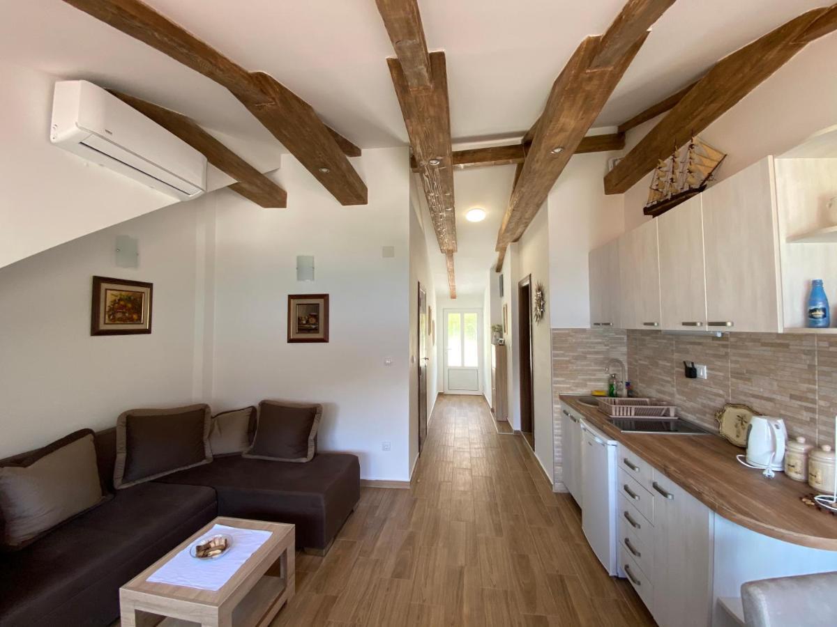 Sunny Bay Apartments Котор Экстерьер фото