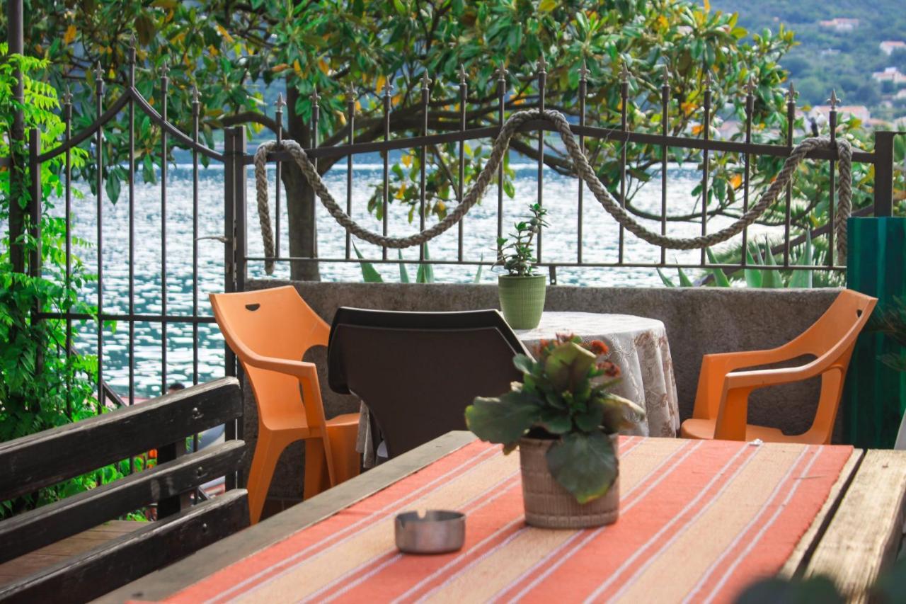 Sunny Bay Apartments Котор Экстерьер фото